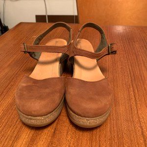 El Naturalista Light Brown Strappy Clog Heels - Size 37 / US 7